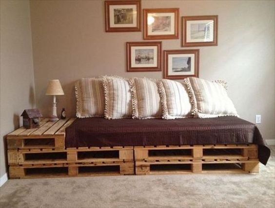 re-purposed pallet couch