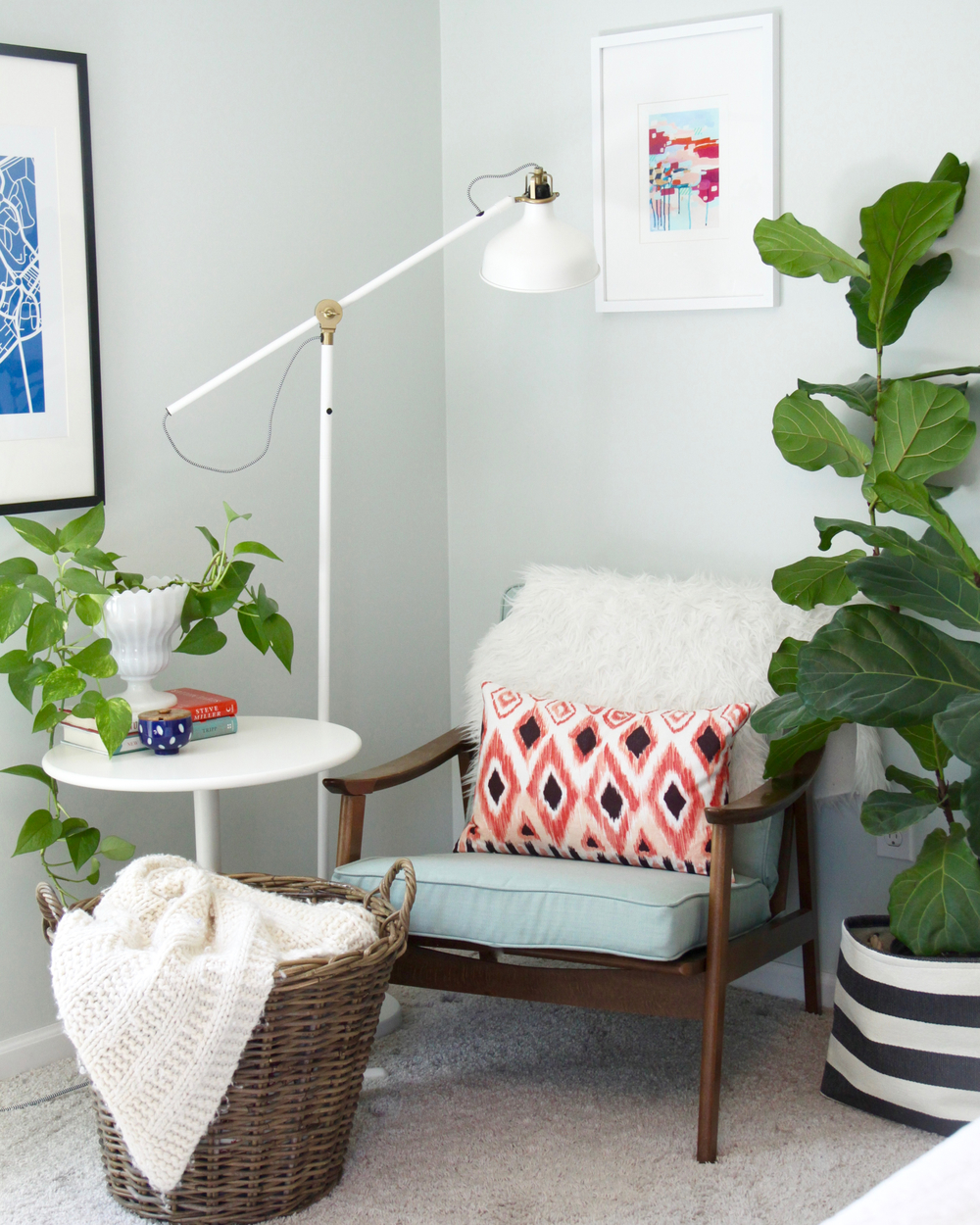 Midcentury Chair in Bedroom Corner with Fiddle Leaf Fig