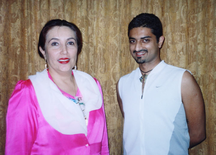  Benazir Bhutto with Hanut Singh 