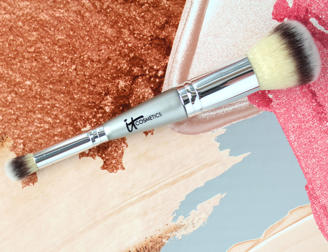 IT Cosmetics It’s All About You! Heavenly Luxe Complexion Perfection Face Brush