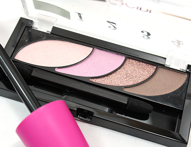 COVERGIRL Eye Shadow Quad in Blooming Blushes