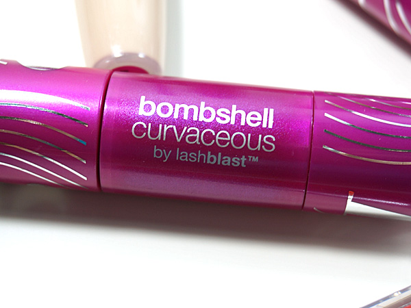 COVERGIRL Bombshell Curvaceous Mascara