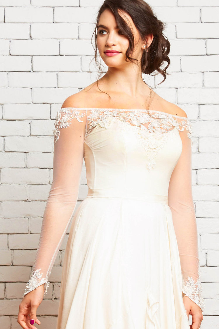 Noel_Bridal_Top_Long_Sleeves_Embroidered_Front 1-Rebecca Schoneveld-2-50.jpg