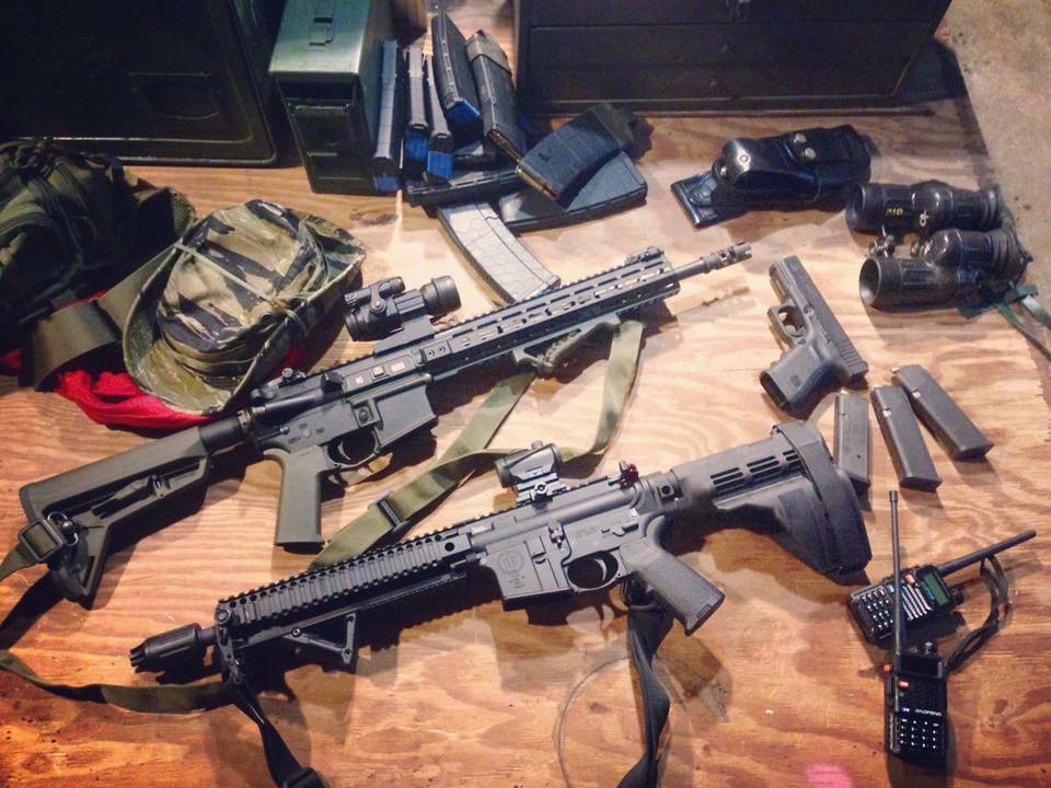 Algunas de las armas empleadas por Redneck Revolt y el Socialist Rifle Club en Charlottesville