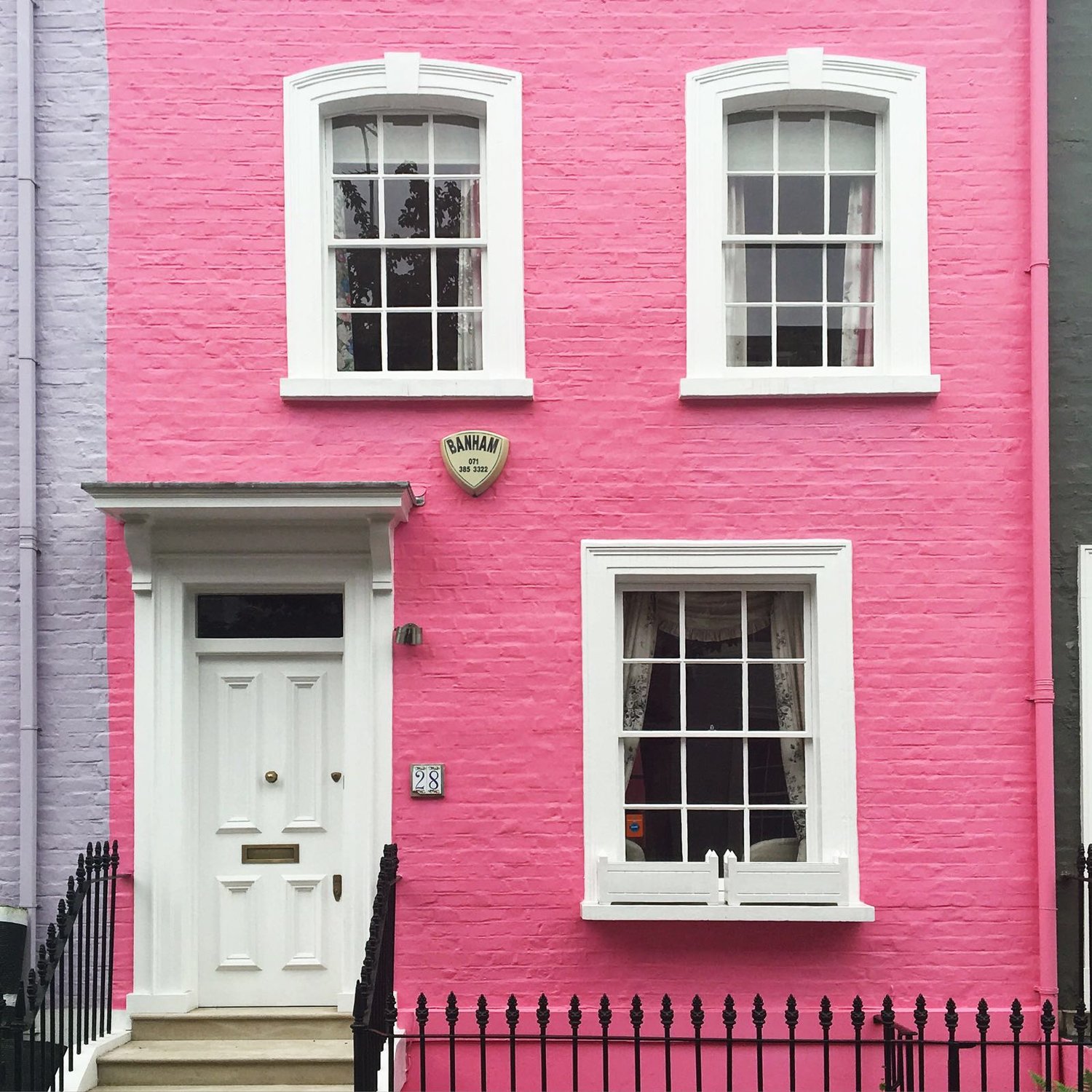 Casa rosa ( tema " Golfos" ) , continuación.. Pink+House+in+Chelsea%2C+London?format=1500w