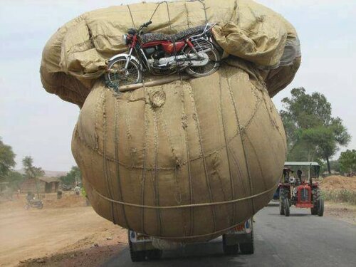 truck overloadded - bike rigged - transport juggaar.jpg