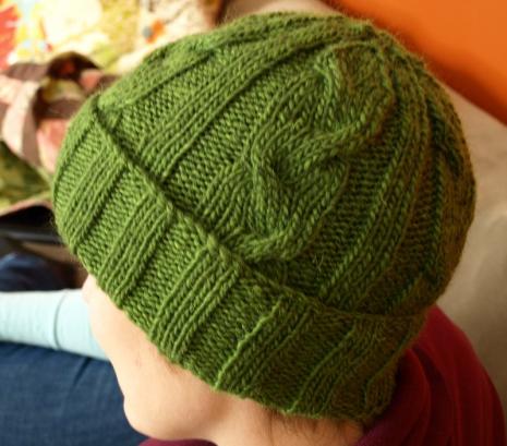 How do you make knitted hats?