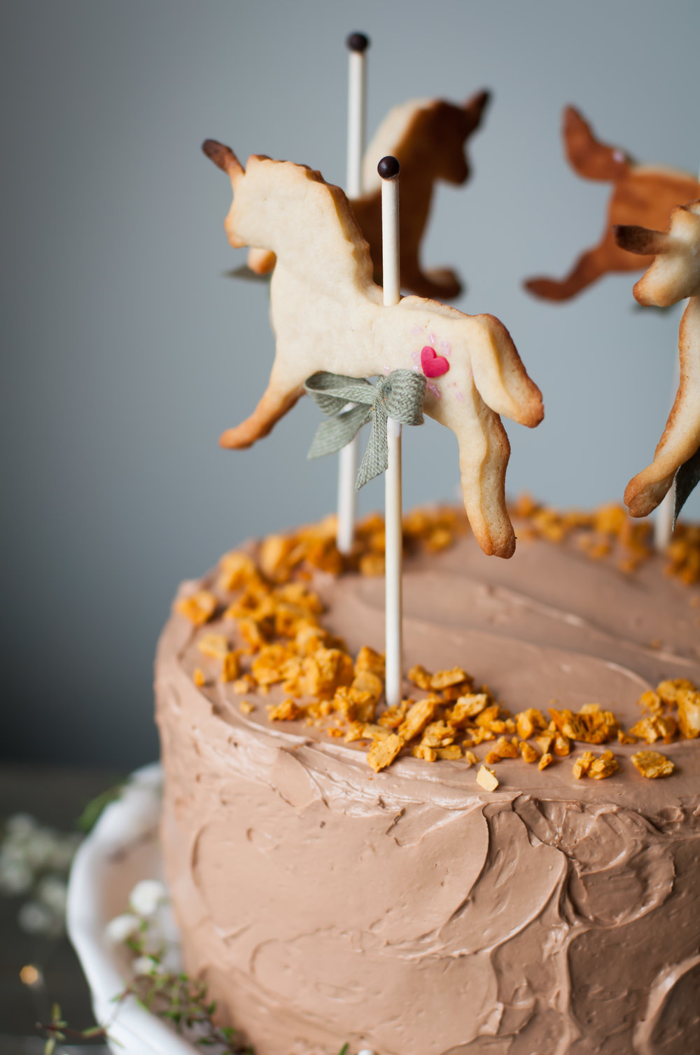 A Very Special Unicorn Cake { Vanilla Cake + Chocolate