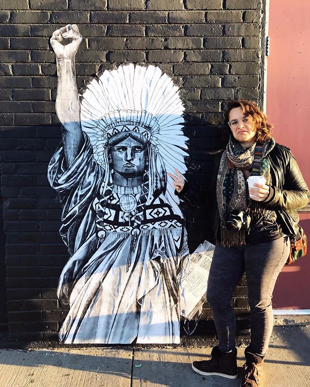 Throwback to chilling with this sassy lady when @alicialewin and @joshualewin and I, photorambled through RiNo in December. .
.
.
.
#denvercreatives #Denver #streetart #rinoartsdistrict #family #lewins #ejltravels18