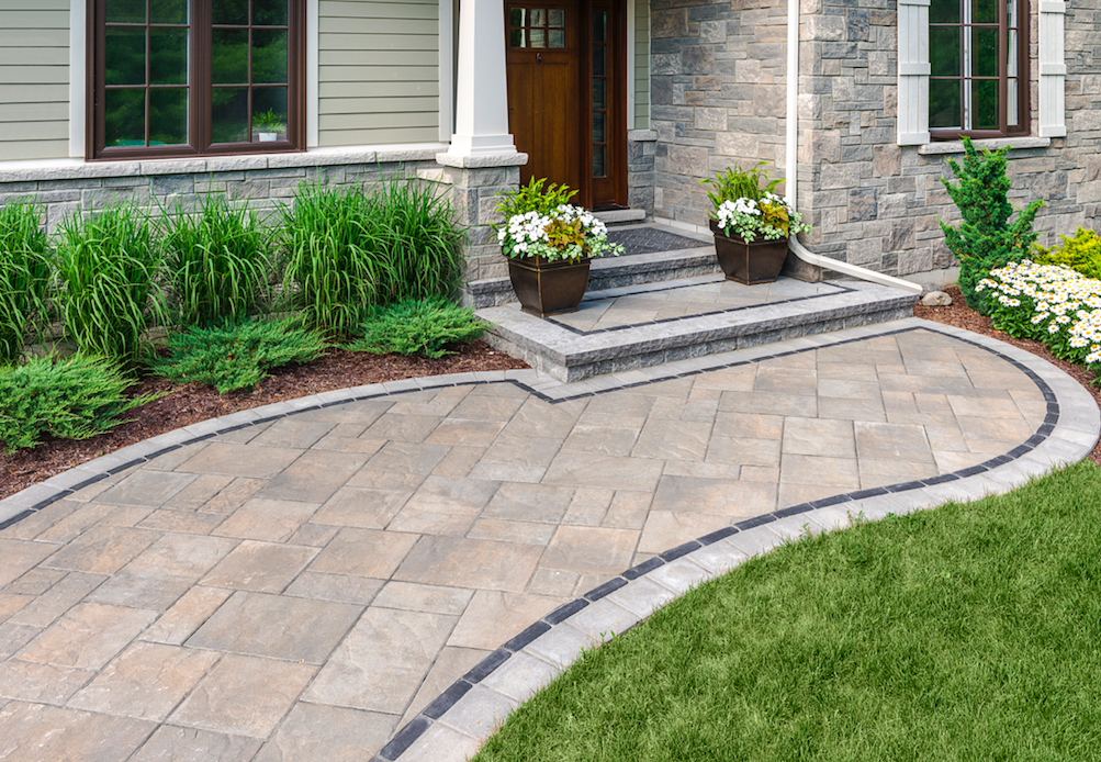 7 Beautiful Landscaping Ideas for Small Front Yards in Smithtown, NY - The Platinum Group