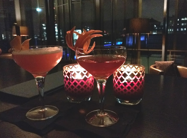 Cocktails at Skylounge at Doubletree Hilton London