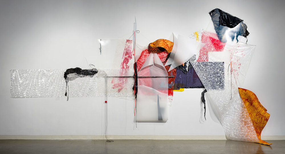  Gelah Penn, Situations (2017), Plastic tarps, foam rubber, lenticular plastic, Denril, plastic garbage bags, polyethylene sheets, stainless steel Choreoys, black foil, mosquito netting, latex & silicone tubing, mosquito netting, metal rods & staples, acrylic paint, rubber ball, upholstery & T-pins; 132 x 432 x 365 inches; Amelie A. Wallace Gallery, SUNY College at Old Wesbury, Old Westbury, NY. All photos Dave Clough Photography and Etienne Frossard 