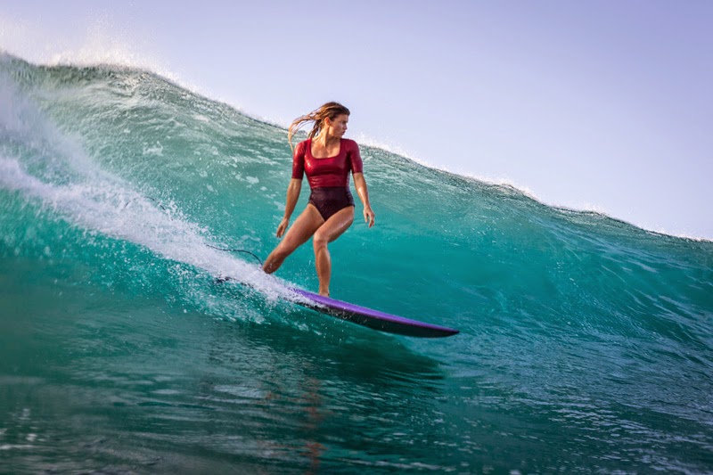 Biển ấm rất thuận tiện cho những người thích lướt sóng ở Nam California.