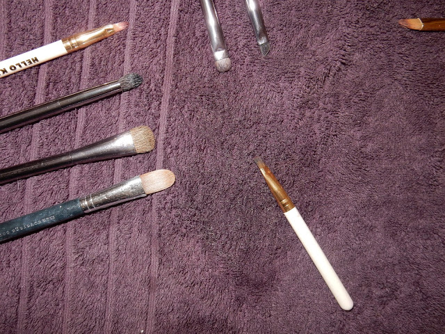 Make-Up Brush Cleaner Review Make-Up Brushes