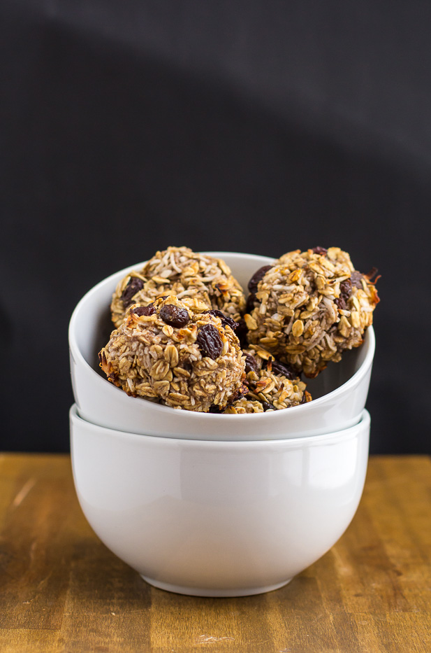 Flourless Vegan Breakfast Cookies | ediblesoundbites.com