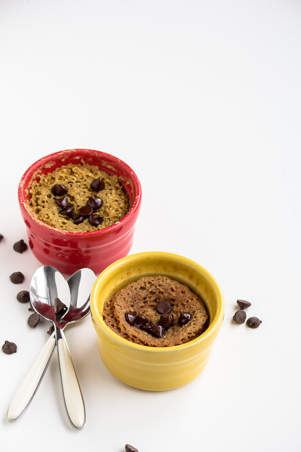 Healthy Chocolate Chip Mug Cake | ediblesoundbites.com