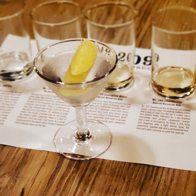 Doing a 209 Gin tasting, including some wine barrel aged gins. Am loving the sauvignon blanc barrel aged one.  #209gin #gin #tasting #whitechapel @whitechapelsf @distillery209 #polkstreetirregulars  #psi #sfevents #bars #distillery