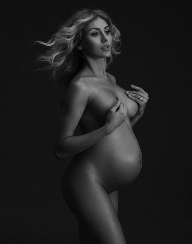 Nude Maternity Portraits 10