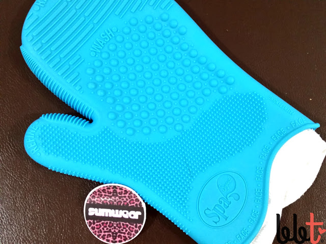 sigma spa brush cleaning glove face side