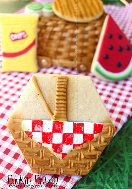 /www.cookiecrazie.com//2016/07/picnic-basket-decorated-cookie-tutorial.html