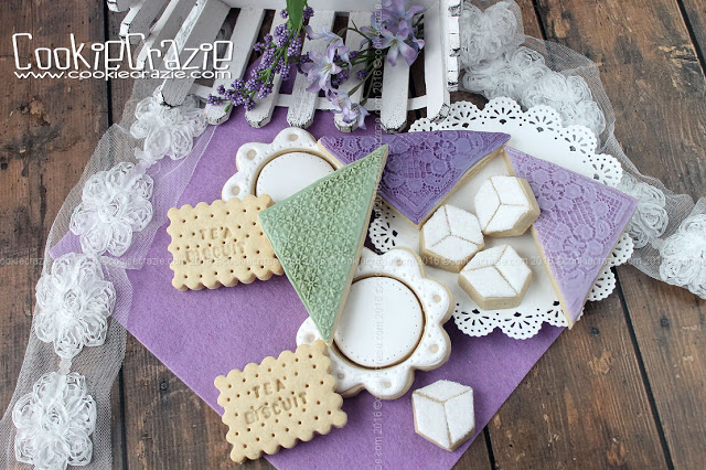 /www.cookiecrazie.com//2016/05/doily-napkin-and-sugar-cube-decorated.html