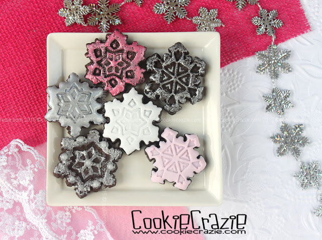 /www.cookiecrazie.com//2015/12/snowflake-stamper-cookie-cutters.html