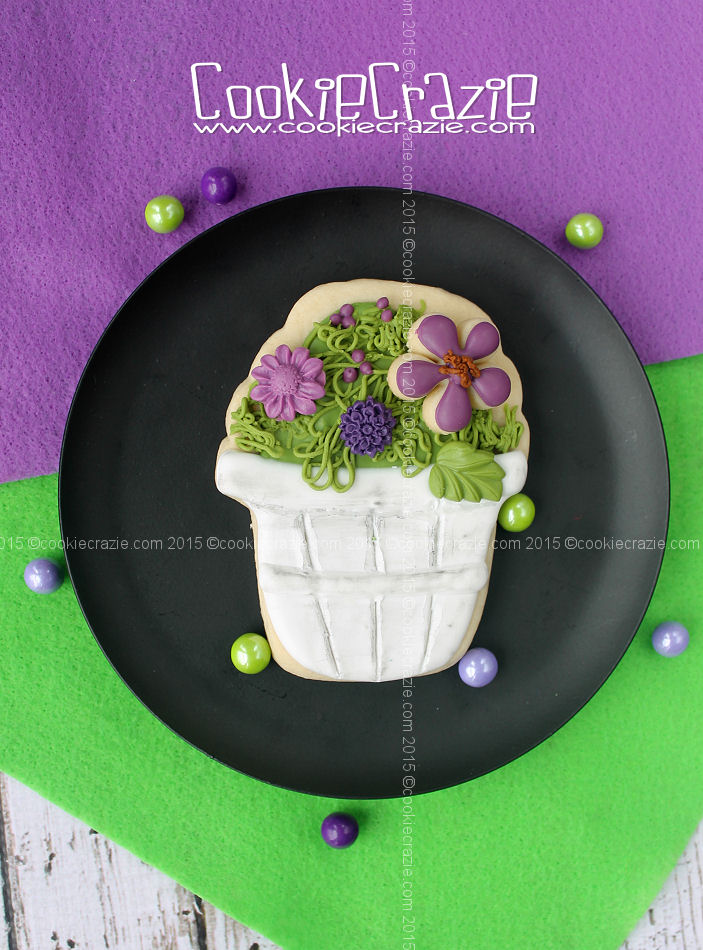 /www.cookiecrazie.com//2015/04/white-basket-of-flowers-cookie-tutorial.html