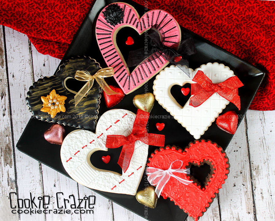 /www.cookiecrazie.com//2015/01/heart-cookies-with-ribbon-bows.html
