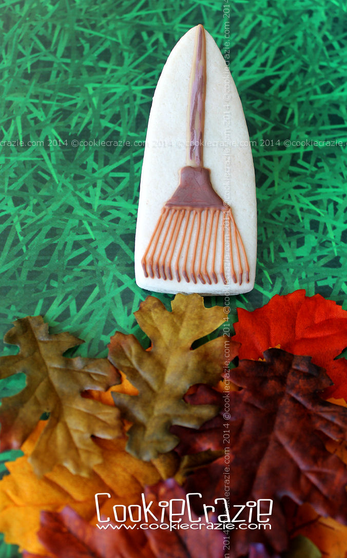 /www.cookiecrazie.com//2014/10/autumn-leaf-rake-cookie-tutorial.html