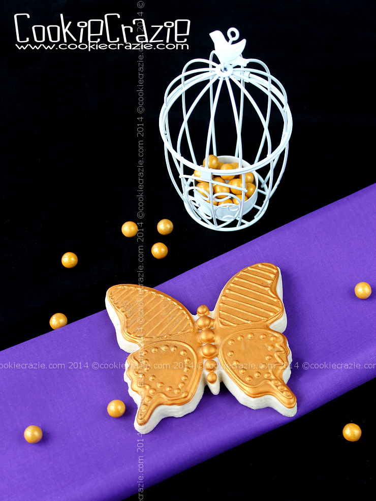 /www.cookiecrazie.com//2014/09/golden-butterfly-cookie-tutorial.html