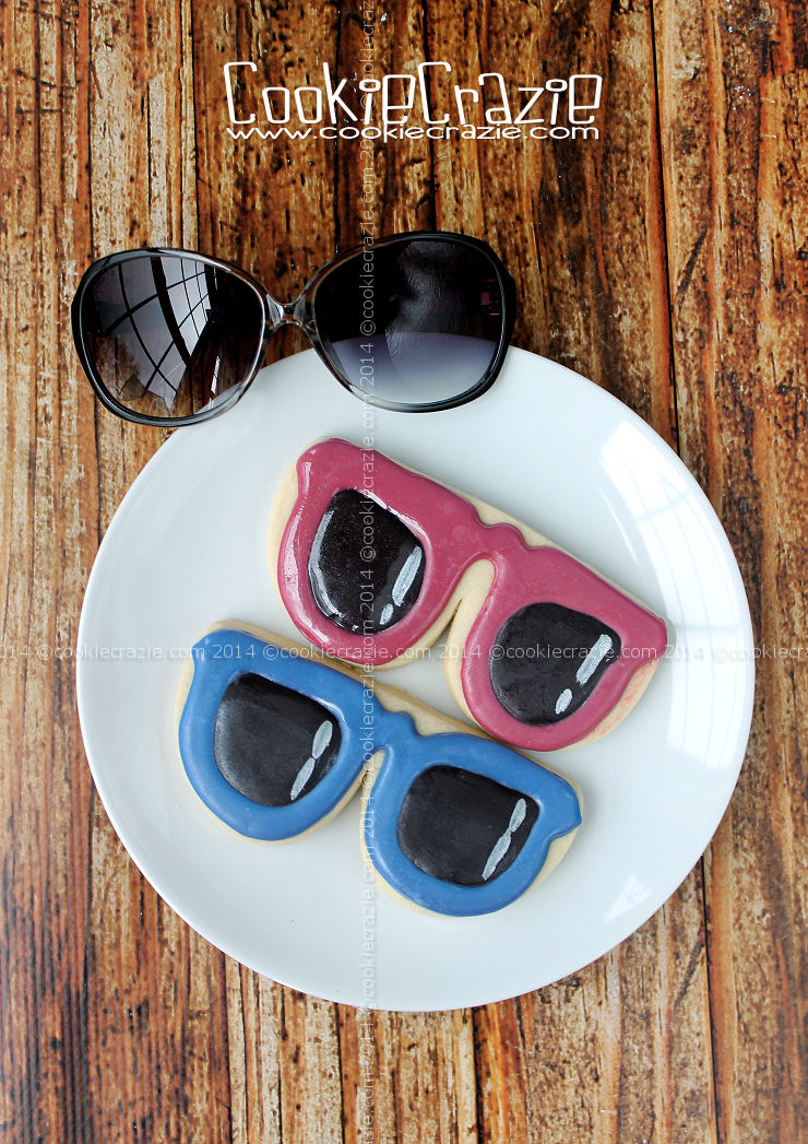 /www.cookiecrazie.com//2014/06/sunglasses-cookies-tutorial.html