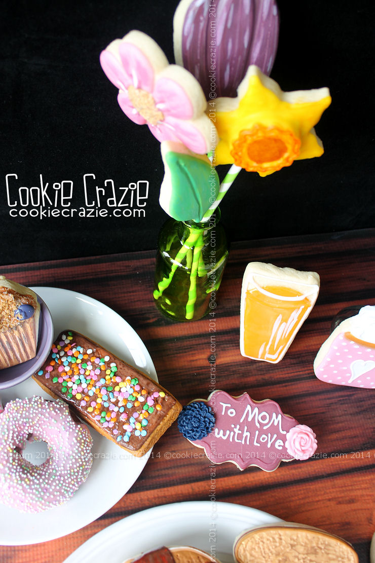 /www.cookiecrazie.com//2014/05/serving-mom-breakfast-in-beda-cookie.html