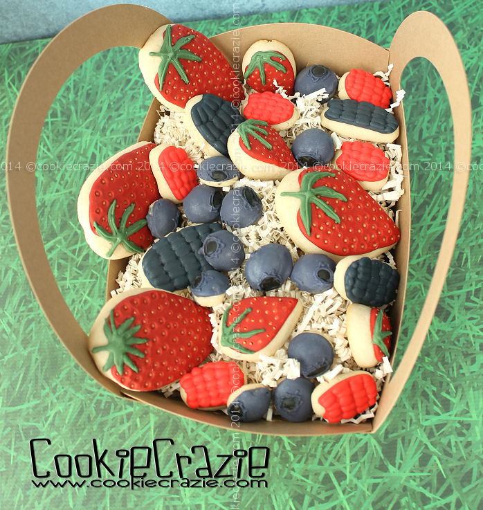 /www.cookiecrazie.com//2014/04/berry-berry-cookie-collection.html