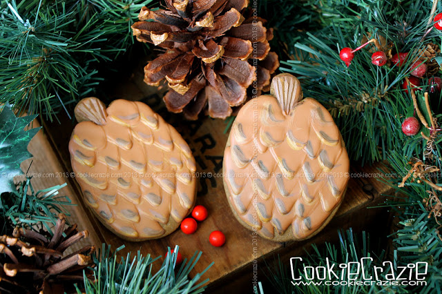 /www.cookiecrazie.com//2013/12/pinecone-cookies-tutorial.html