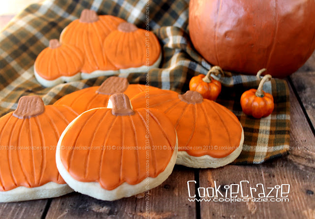 /www.cookiecrazie.com//2013/11/pumpkin-cookies-tutorial.html