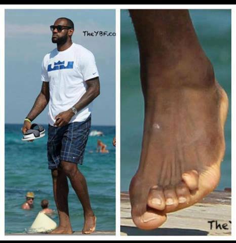 basketball player's feet