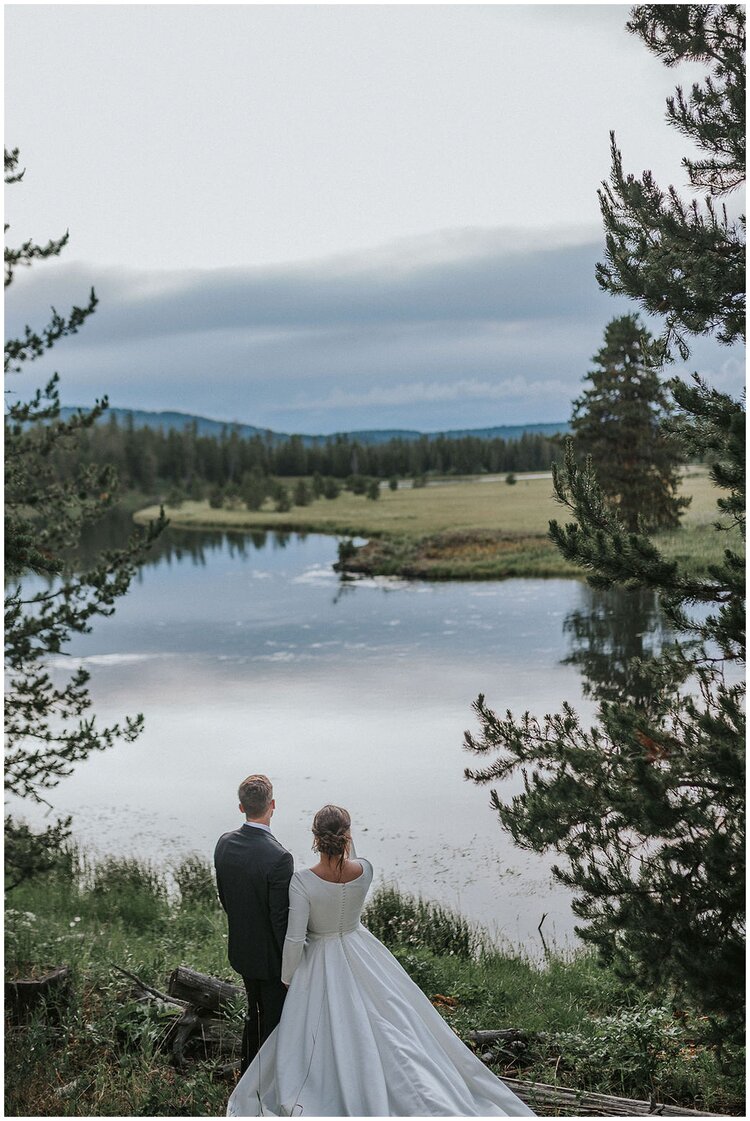 lake-nature-outside-spring-couple-wedding-eloping-love-reflection-looking-love-jackson-hole-wyoming-travel-adventure-knoxvilee-look-for-the-light-photo-video