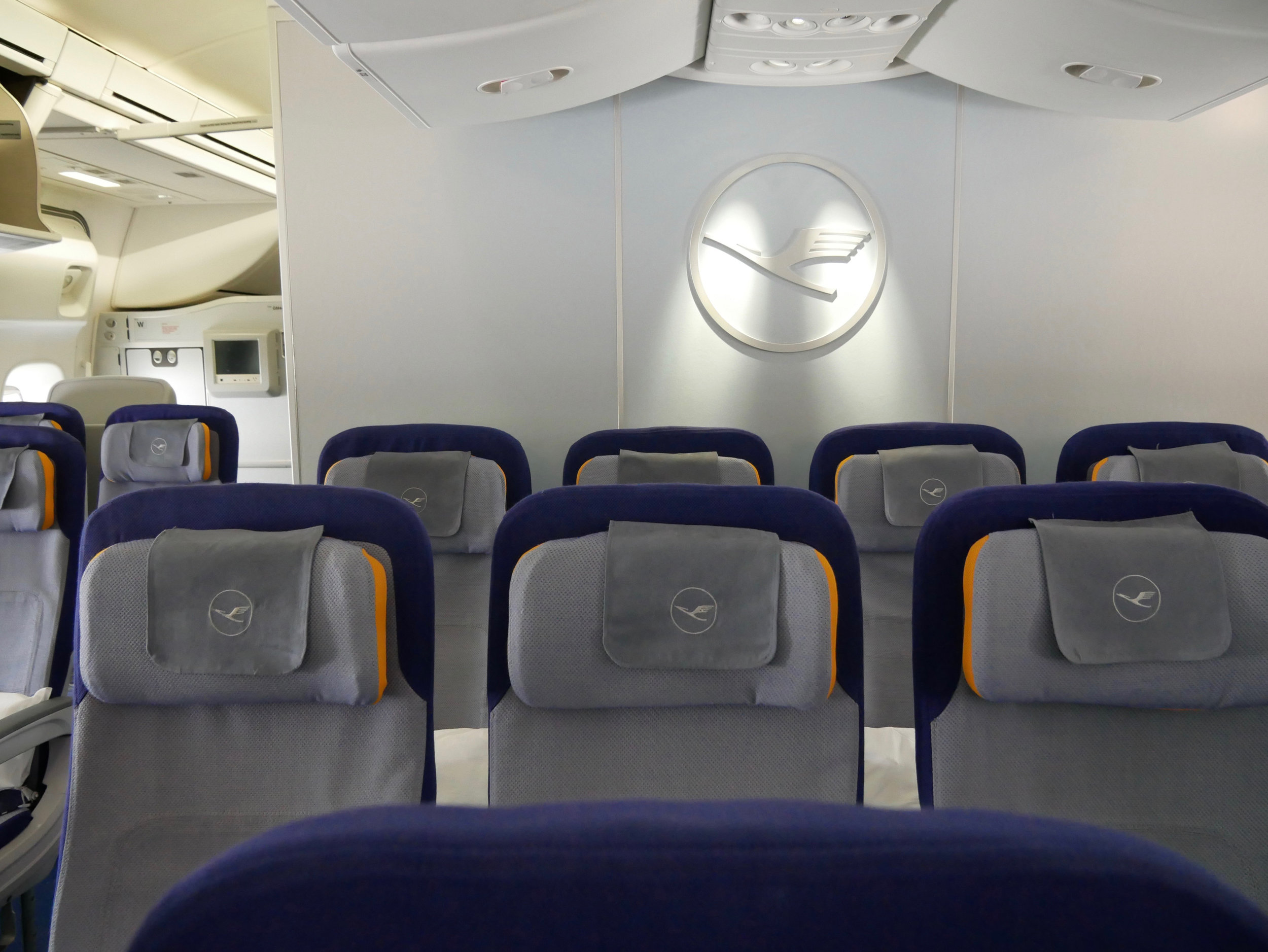 Trip Report Lufthansa Economy Class Pvg Fra Boeing 747 8