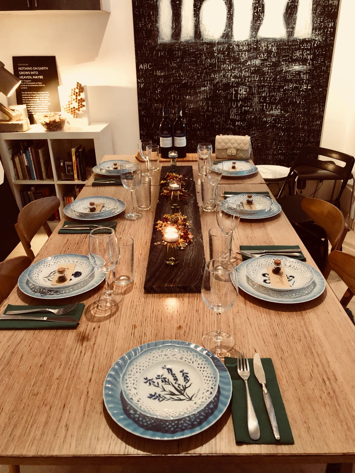  Several dinner tables ready around Singapore, this one in my old shophouse at Niven Road. Served on my grandmother’s handprinted porcelain with native Danish flowers. 