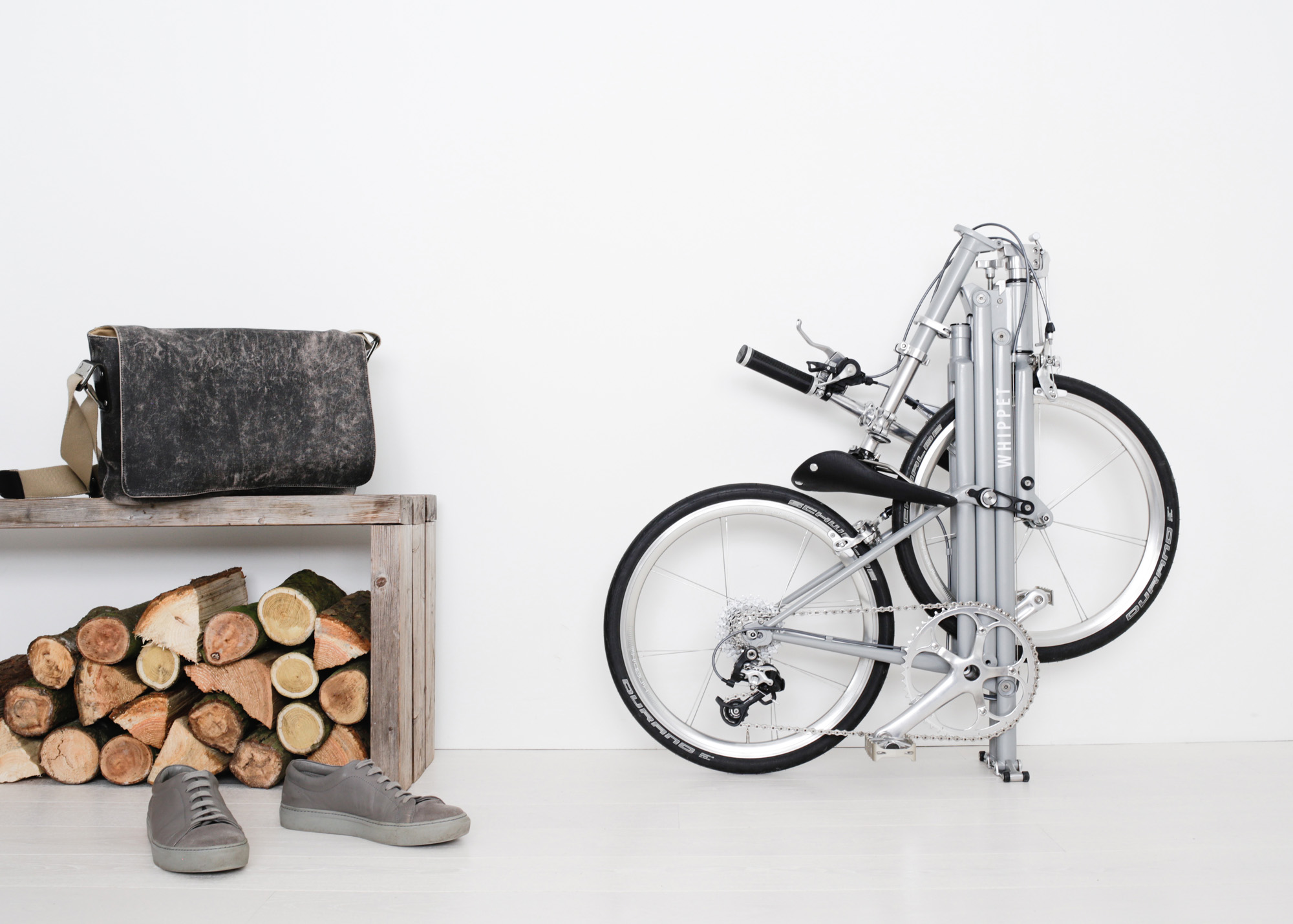 Nouveau design de pliant anglais ! Whippet+Bicycle+-+folded+next+to+bench?format=1000w
