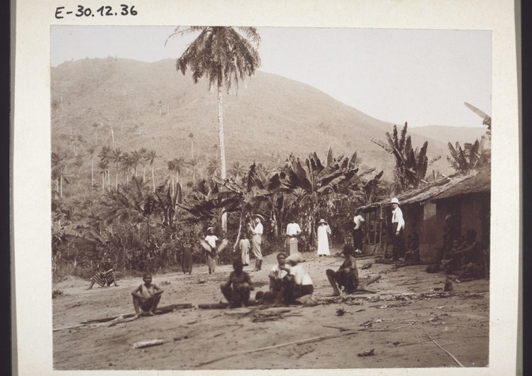 A missionary outstation at Ndogomakumak. Cameroon, 1906.