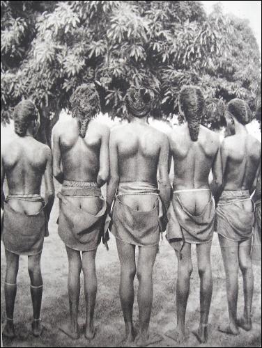 The style of loincloth worn by the Babundas of Congo in the 1920s.