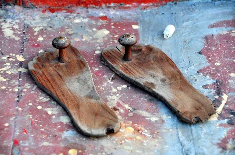 Saddhu shoes in Varanasi.JPG