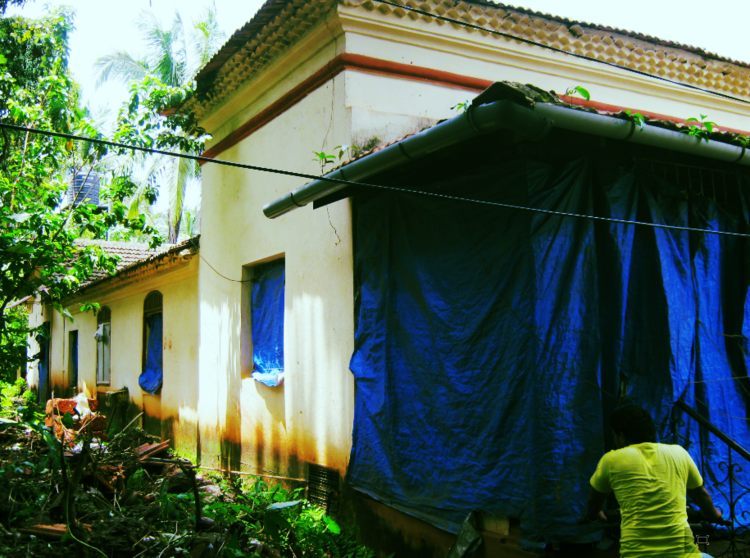 Souza spent his childhood in this house in Saligao, his mother Lilia Souza e Ribeiro's ancestral house, where he was often left in the custody of his grandmother Leopoldina Saldanha Antunes. It was a household dominated by women and Souza felt adrift in it.