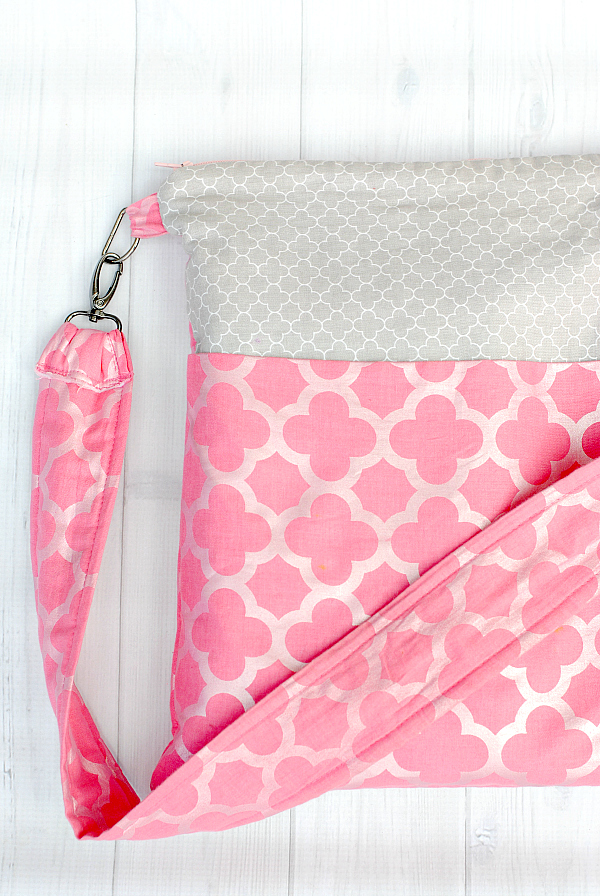 Zipper Tote Bag from Crazy Little Projects
