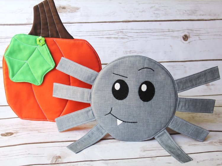 Sewing tutorial: Spider mug mat for Halloween