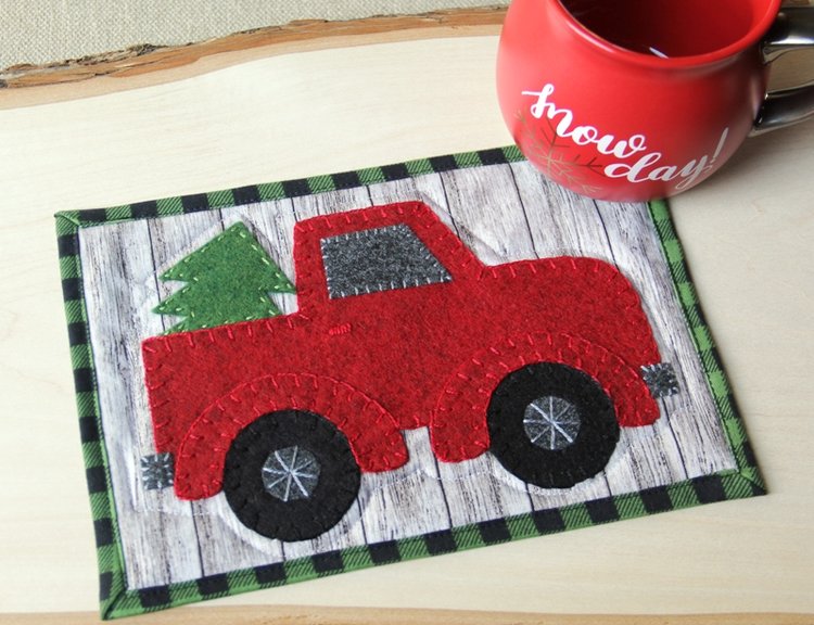 Sewing tutorial: Red truck Christmas mug mat