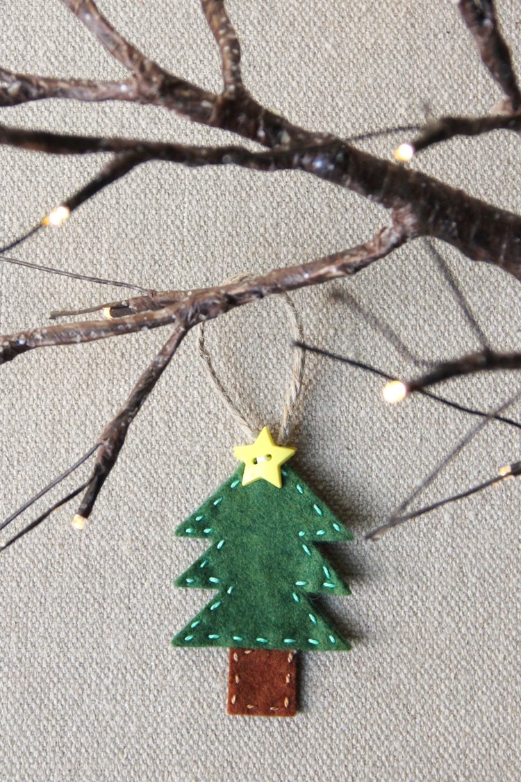 Sewing tutorial: Little felt Christmas tree