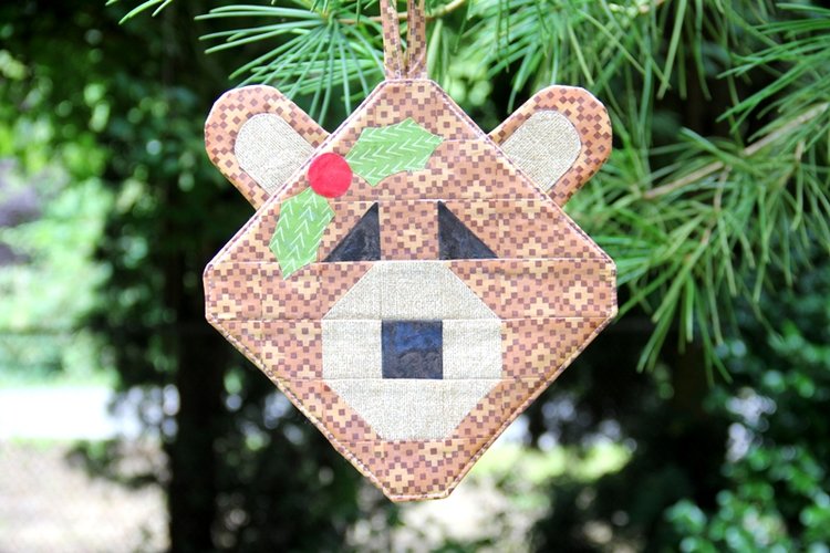 Sewing tutorial: Patchwork bear ornament you can hang outside