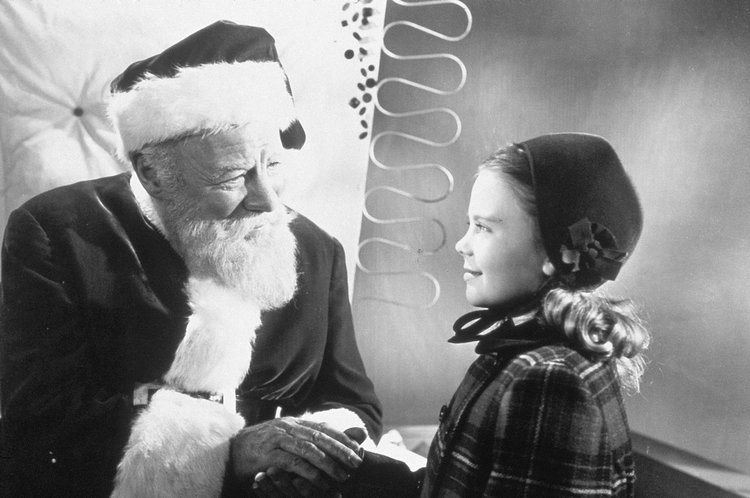                                                 Edmund Gwenn and Natalie Cole in Miracle on 34th Street (1947)